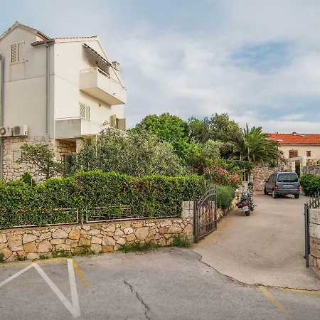 Dirk Апартаменты *