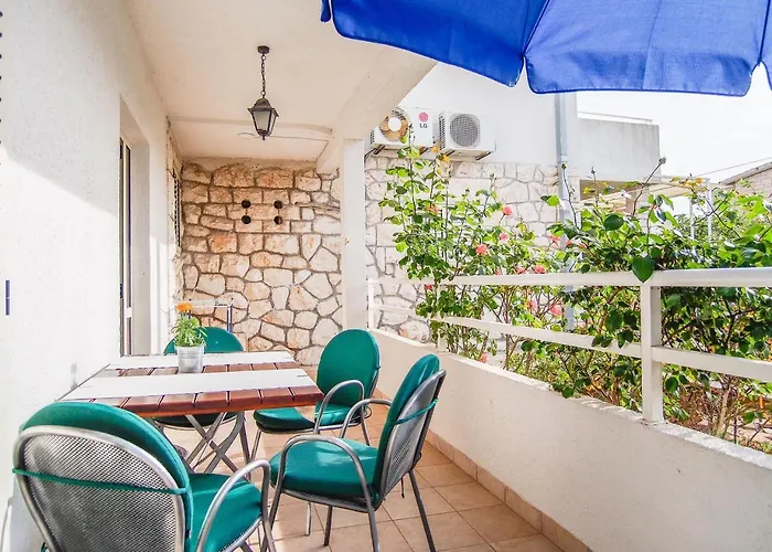Dirk * Hvar Town